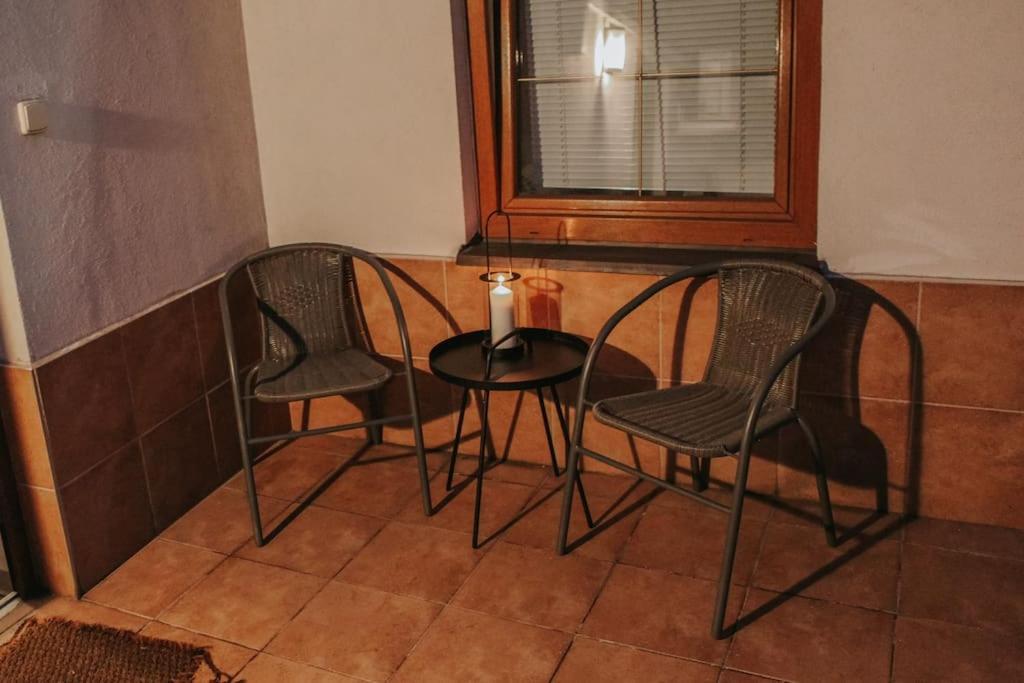 Cozy Apartment In The Heart Of The Historic City Братислава Экстерьер фото